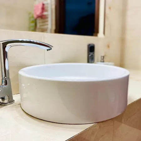 아파트 Apartament 슈치트노